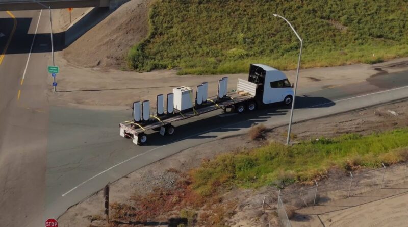 Tesla, Katlanabilir V4 Supercharger ile Elektrikli Araç Şarj Ekosisteminde Yeni Bir Çağ Başlatıyor Tesla, Katlanabilir V4 Supercharger ile Elektrikli Araç Şarj Ekosisteminde Yeni Bir Çağ Başlatıyor