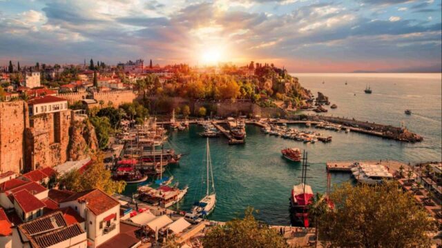 Türkiye Turizminde Hedefler Büyüyor: Dünya Payı Artırılacak